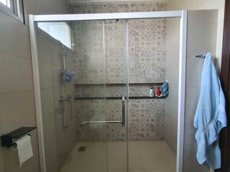 disewakan rumah golf island pik