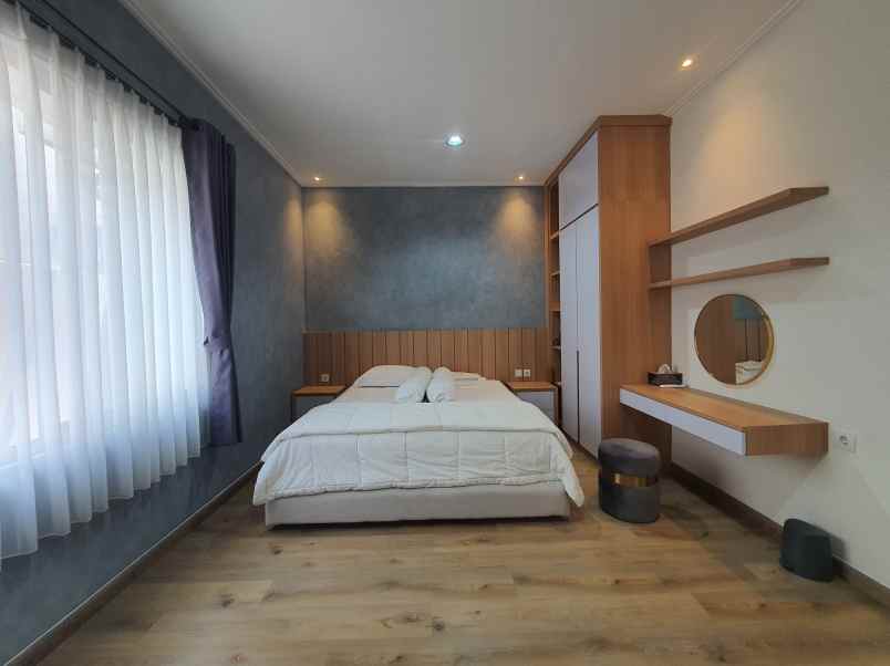 disewakan rumah golf island pik
