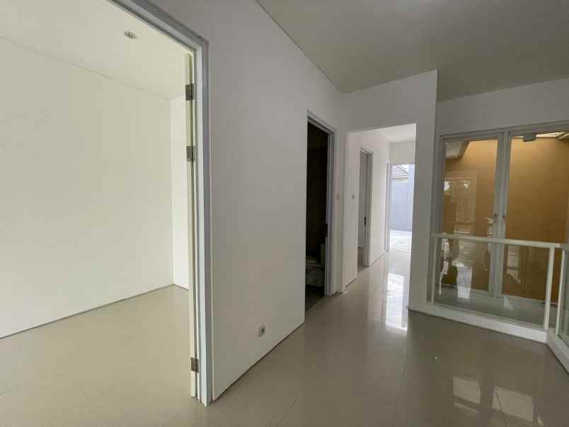 disewakan rumah jalan royal residence