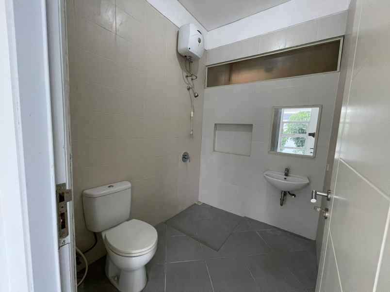 disewakan rumah jalan royal residence