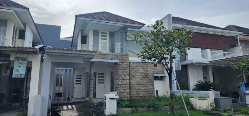 disewakan rumah jalan royal residence