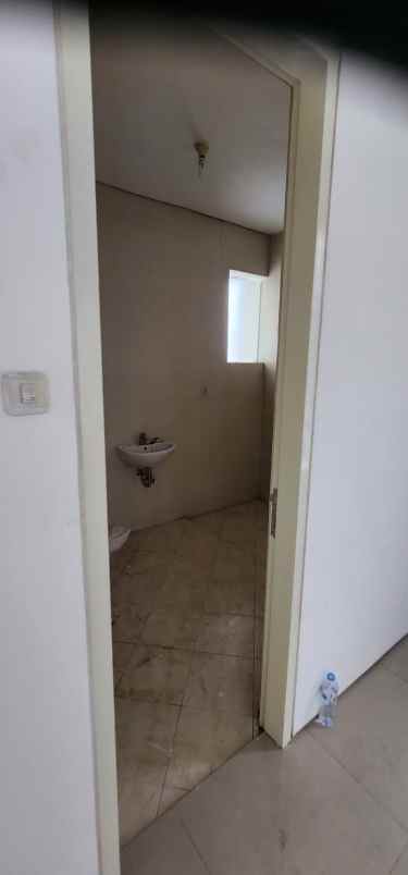 disewakan rumah jalan royal residence