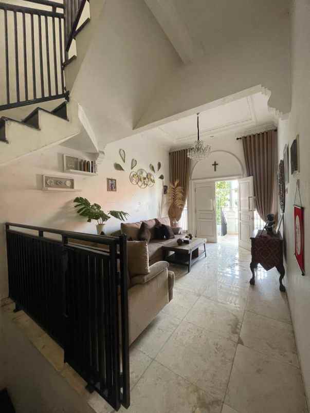 disewakan rumah jemursari timur wonocolo