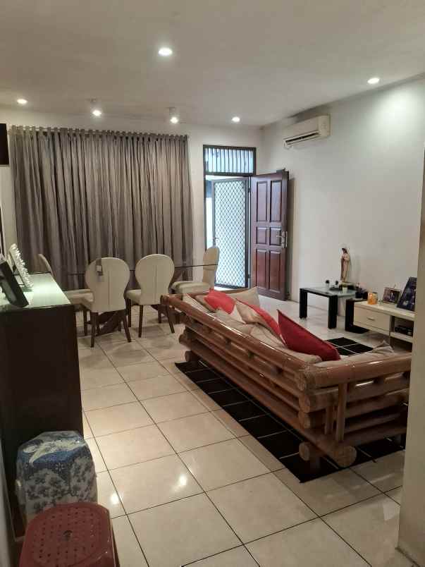 disewakan rumah jl banjarsari ii