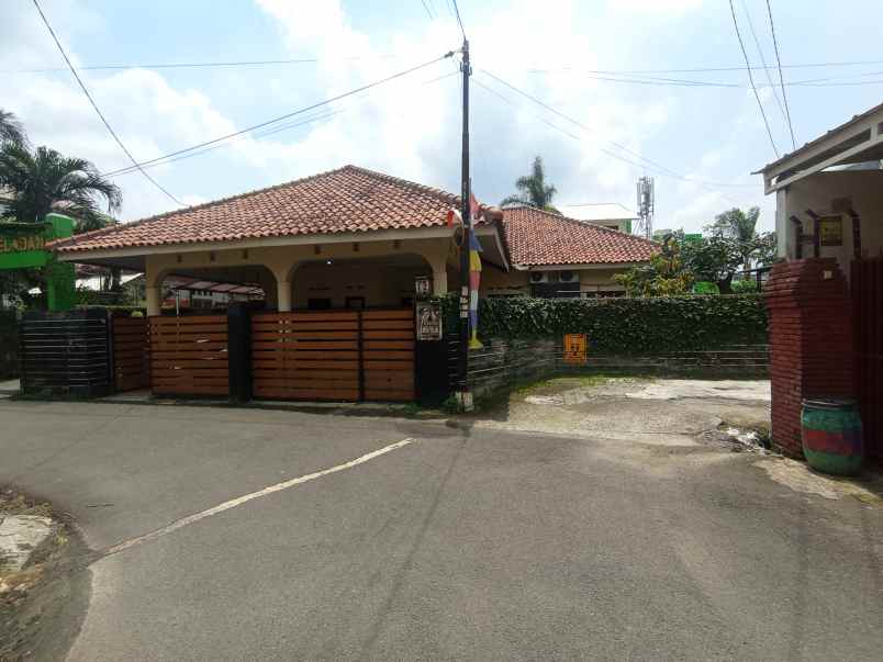 disewakan rumah jl kelapa rt 10 rw 06 no