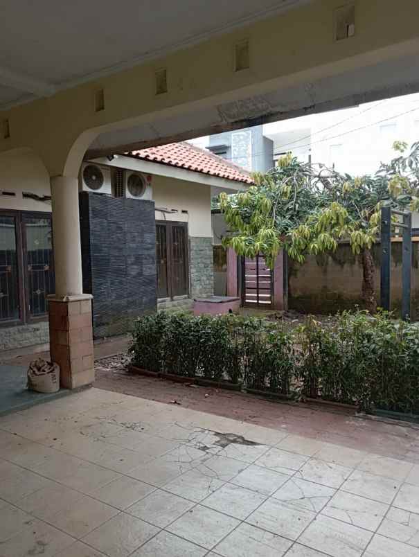 disewakan rumah jl kelapa rt 10 rw 06 no