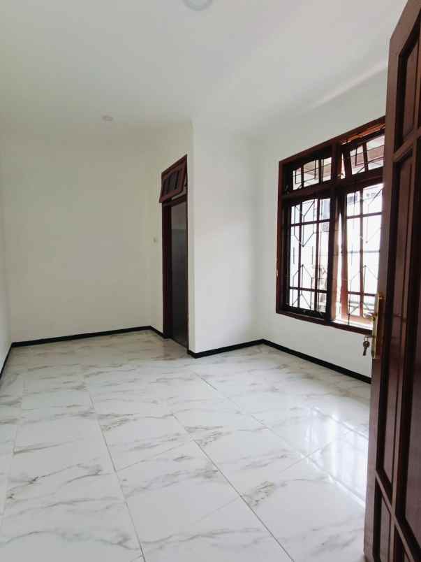 disewakan rumah kebonsari tengah sejati