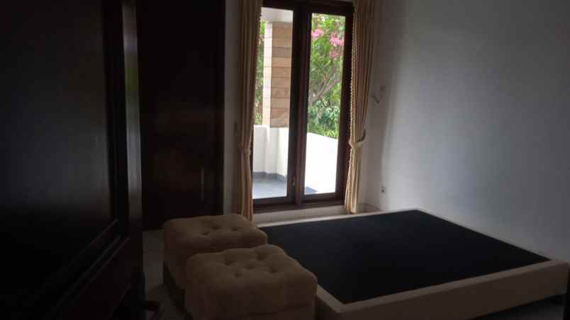 disewakan rumah kemang timur