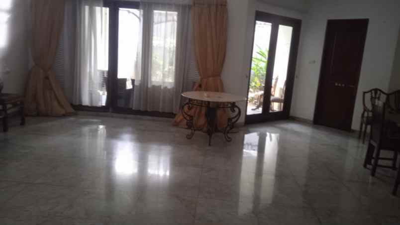 disewakan rumah kemang timur