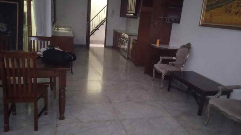 disewakan rumah kemang timur