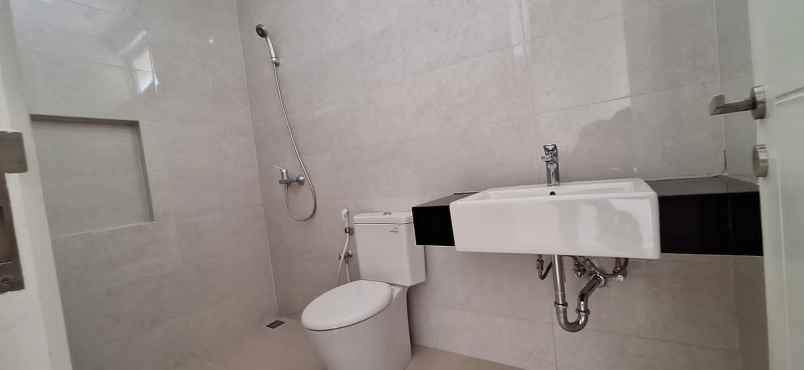 disewakan rumah puri galaxy