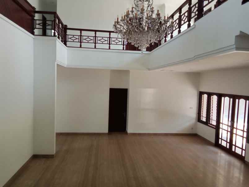 disewakan rumah satelit row 3 mobil surabaya barat
