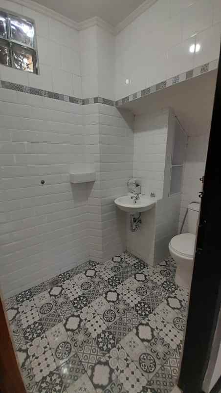 disewakan rumah terawat gegerkalong hilir bandung hook