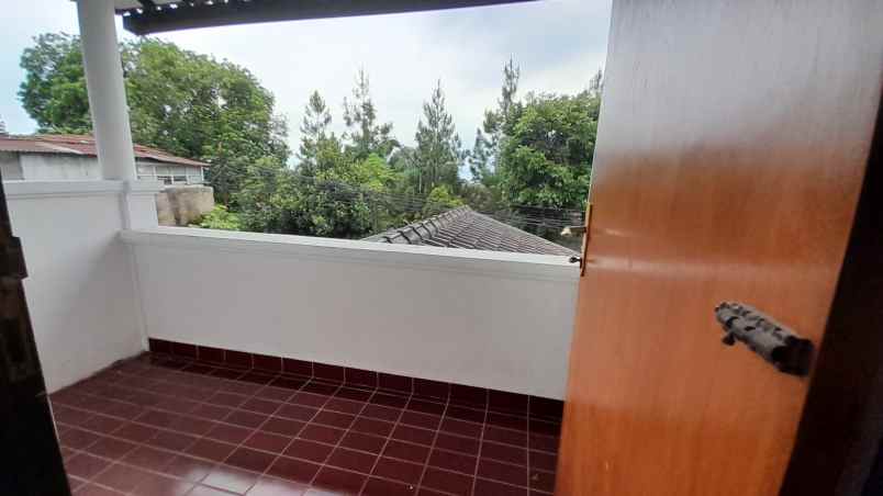 disewakan rumah terawat gegerkalong hilir bandung hook