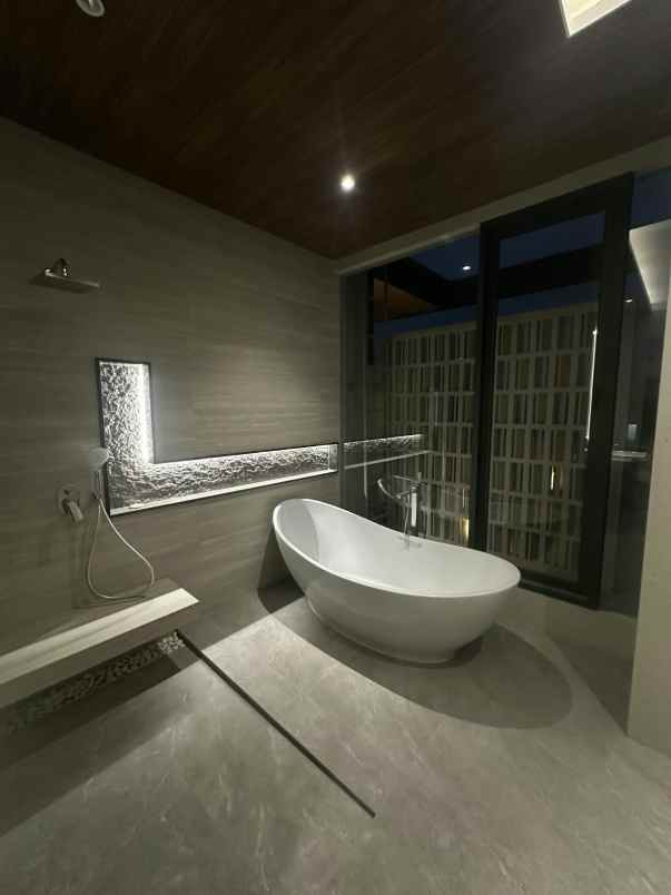 jual rumah mewah baru gress di royal residence shm