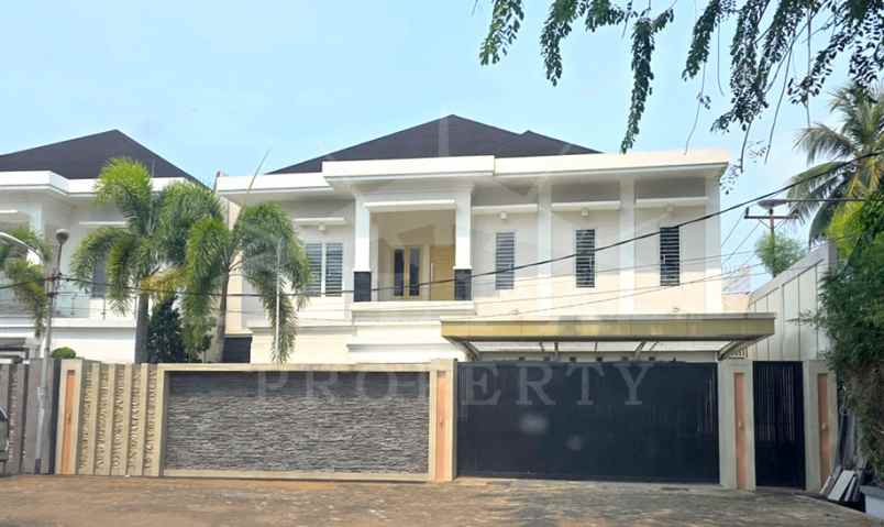 jual rumah mewah pusat kota harga dibawah njop