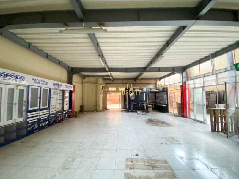 jual toko lokasi strategis di gedong kuning