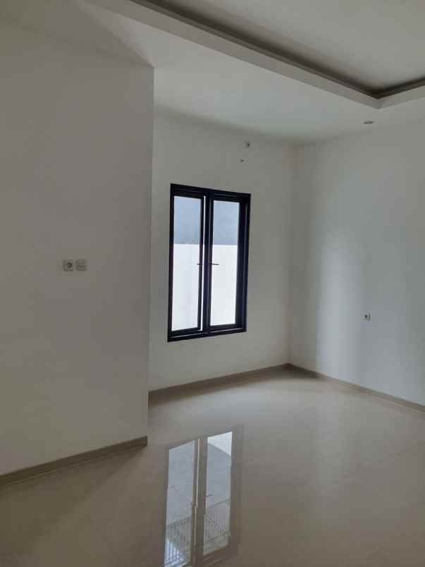 nirwana eksekutif 1m an strategis ke pandugo wonorejo