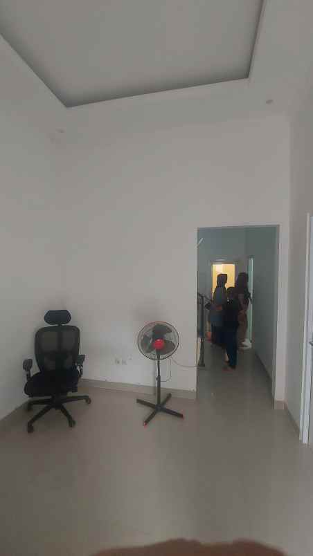 over kredit 135jt rumah 2 lantai di sukmajaya depok