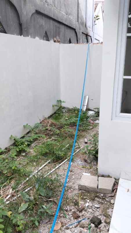 over kredit 165jt rumah 2 lantai dekat stasiun depok