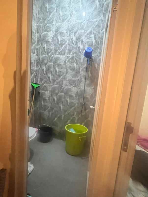 over kredit 60jt rumah dekat stasiun depok