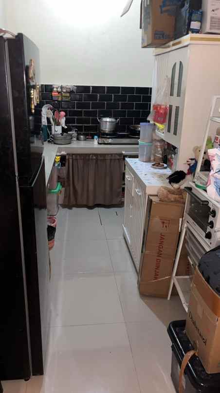 over kredit 60jt rumah dekat stasiun depok