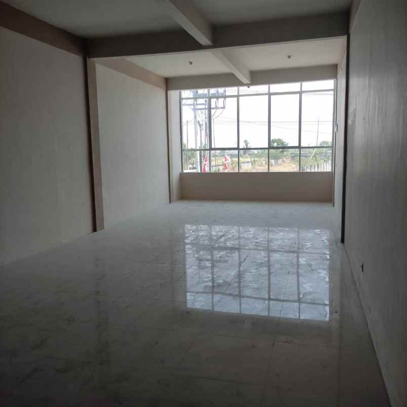 ruko hulaan menganti siap pakai parkiran luas