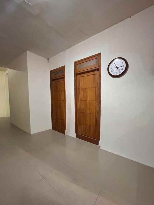 rumah 1 5 lantai strategis di darmo surabaya barat