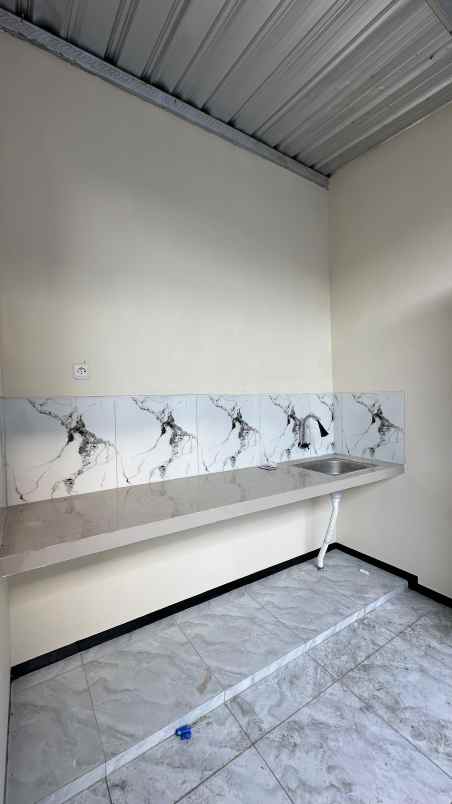 rumah 2 lantai 600 juta an lokasi di sukun