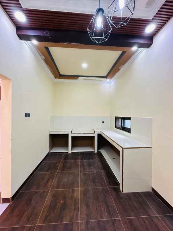 rumah 2 lantai dalam cluster di pamulang tangsel