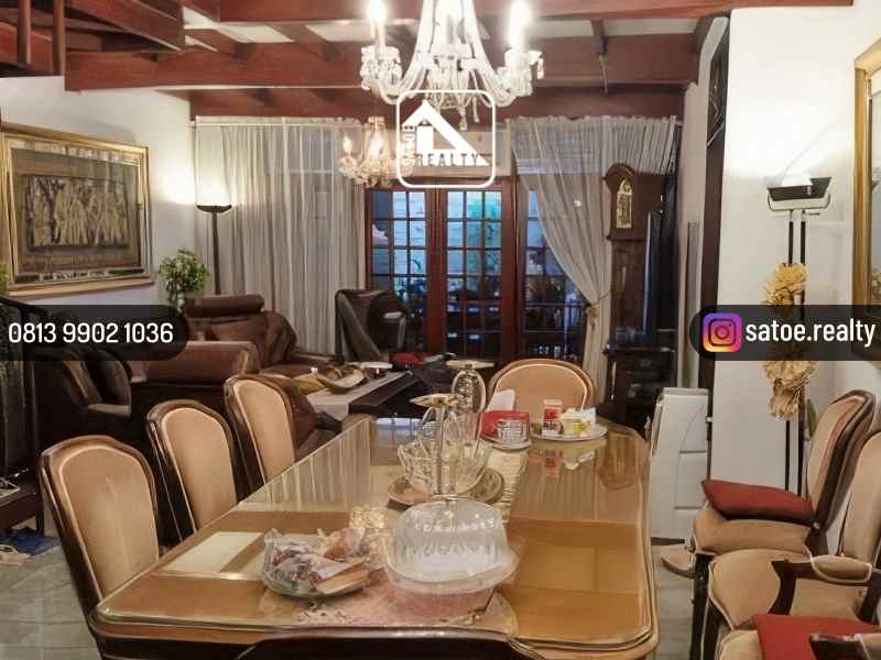 rumah 2 lantai perumahan bumi karang indah lebak bulus