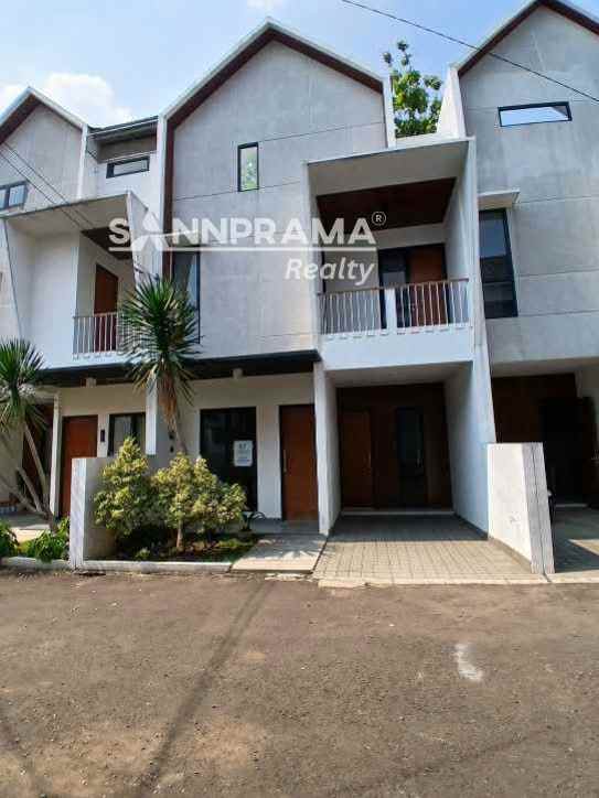 rumah 2 lantai rooftop siap huni di depok