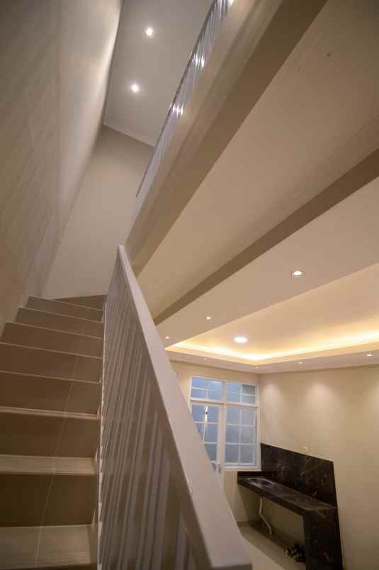 rumah 2 lantai siap huni di arcamanik bandung