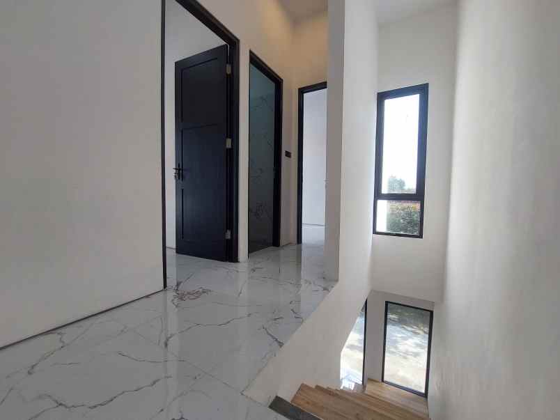 rumah baru 2 lantai modern minimalis di sewon
