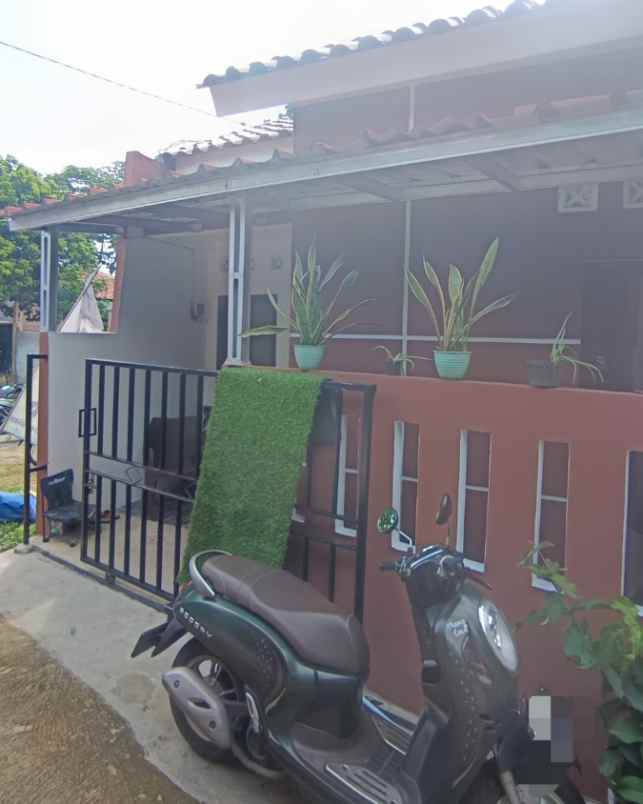 rumah baru 200 jutaan cuma 3 menit ke tol sawangan