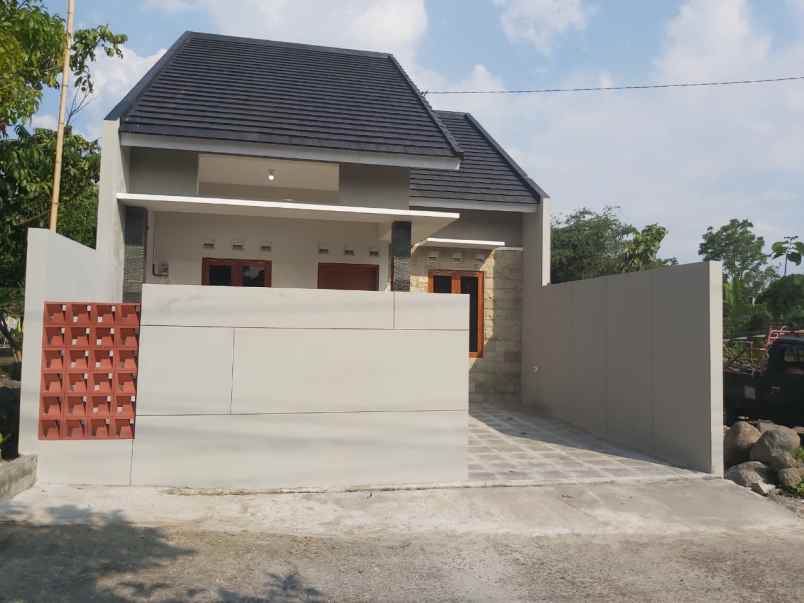 rumah baru dekat jl palagan km 11 dekat obelix village