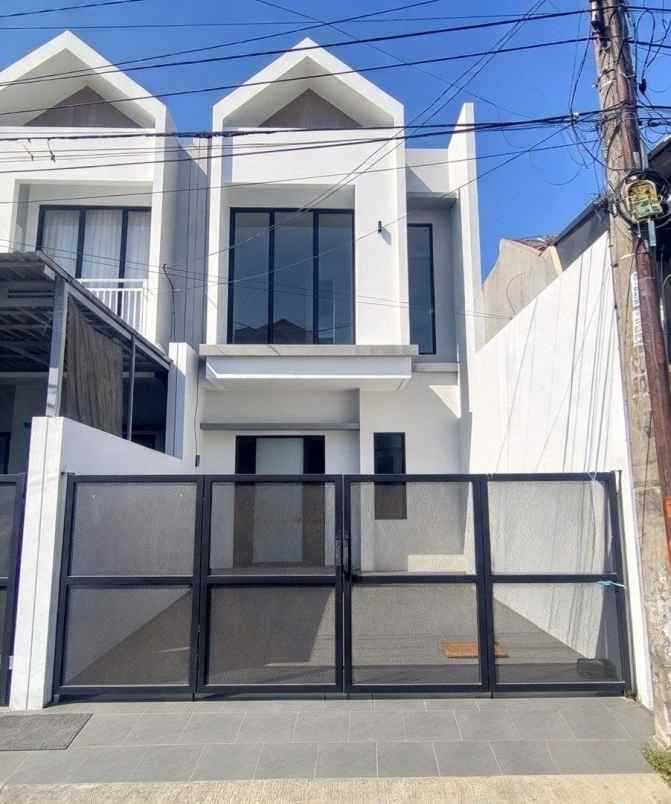 rumah baru gress 2 lantai lebak arum surabaya