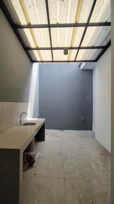 rumah baru gress 2 lantai lebak arum surabaya