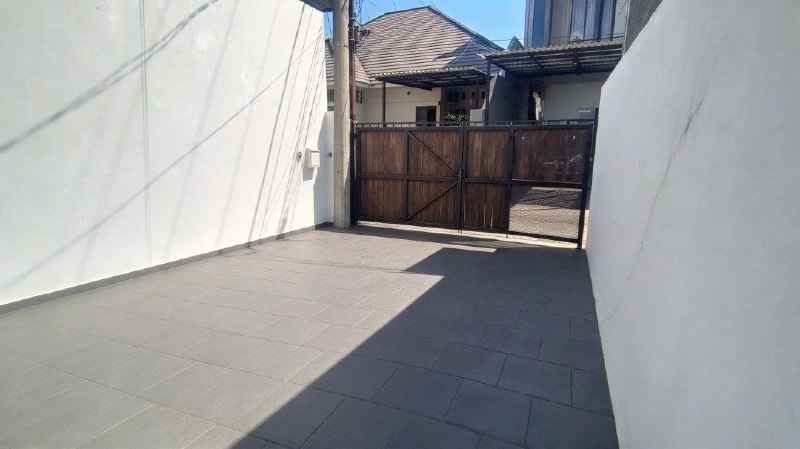rumah baru gress 2 lantai lebak arum surabaya