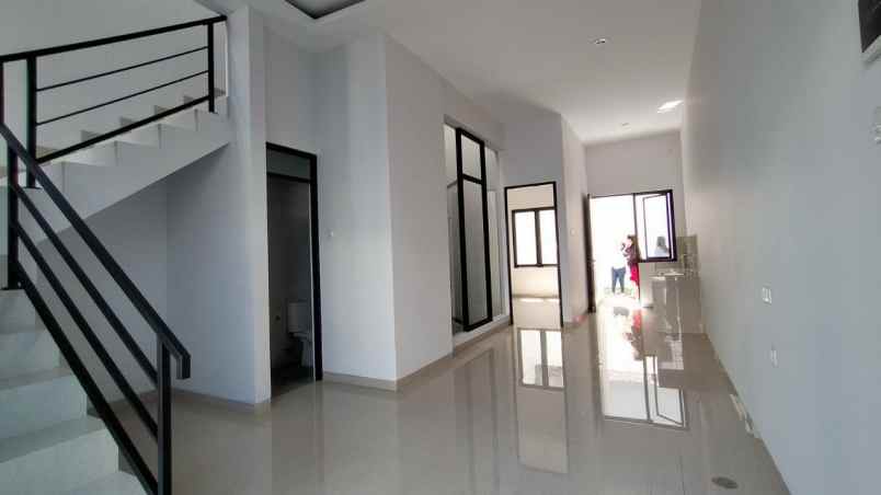 rumah baru gress siap huni lebak arum alexa surabaya