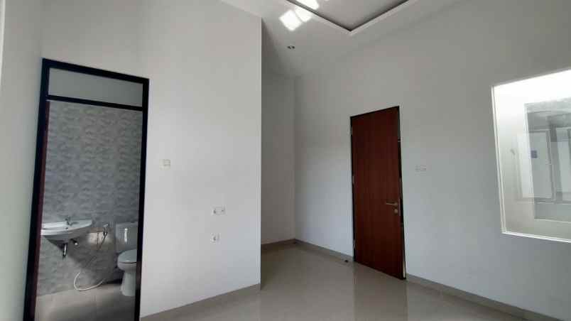 rumah baru gress siap huni lebak arum alexa surabaya