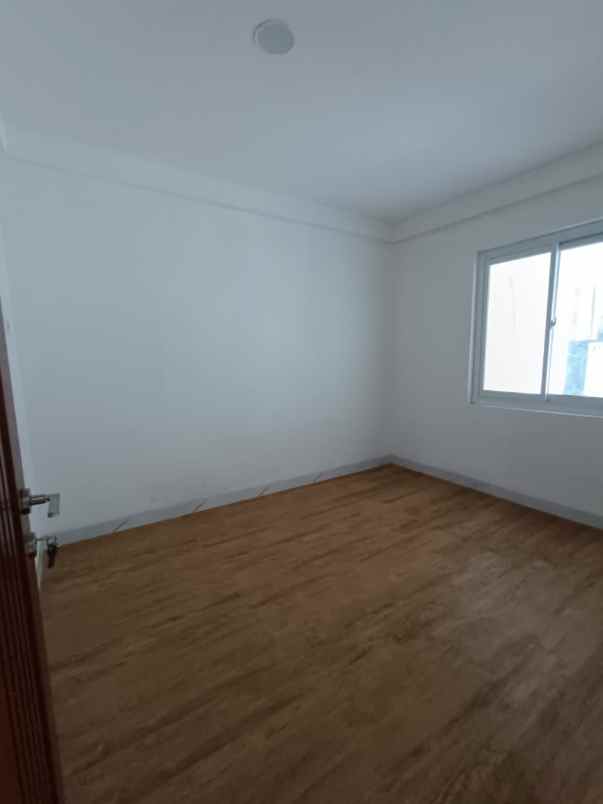 rumah baru minimalis di taman palem lestari