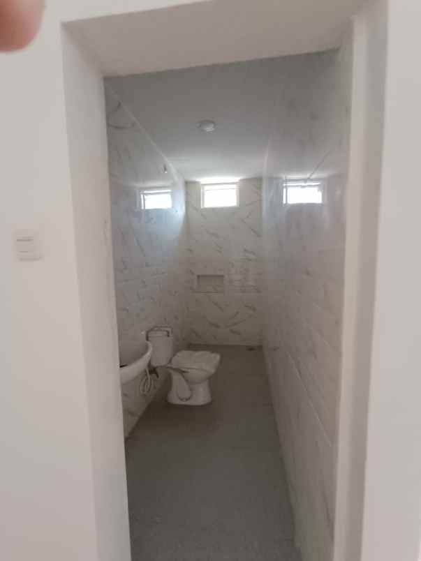 rumah baru minimalis di taman palem lestari