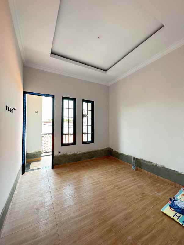 rumah baru minimalis modern di ciracas jakarta timur