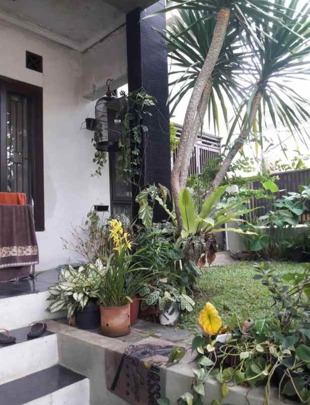 rumah cakep 2 lantai gadobangkong bandung barat