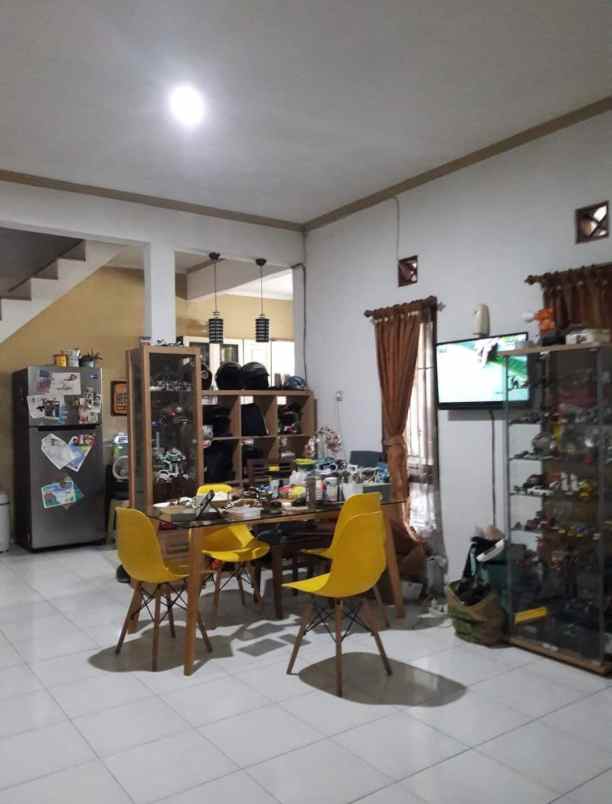 rumah cakep 2 lantai gadobangkong bandung barat