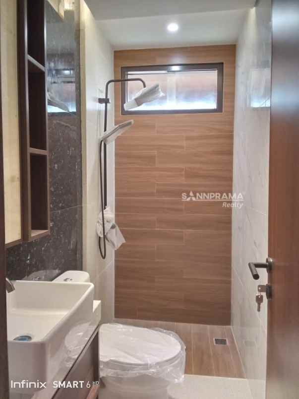 rumah cluster premium 2 5 lantai di pancoran mas depok
