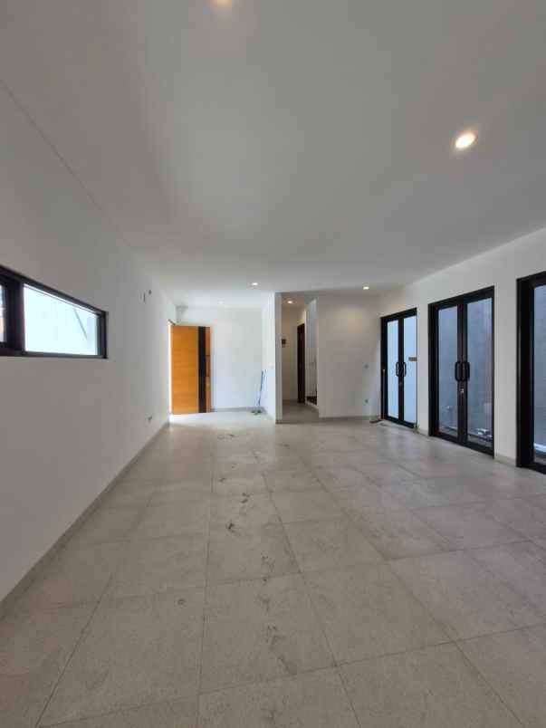 rumah dalam komplek anti banjir di duren sawit jaktim