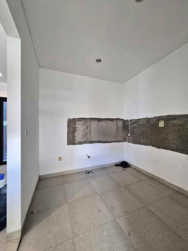 rumah dalam komplek anti banjir di duren sawit jaktim