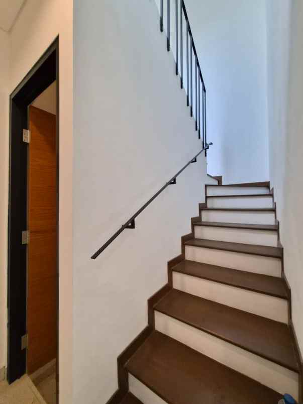 rumah dalam komplek anti banjir di duren sawit jaktim